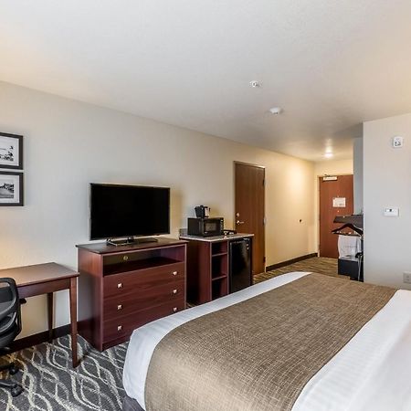Cobblestone Hotel & Suites - Chippewa Falls Buitenkant foto