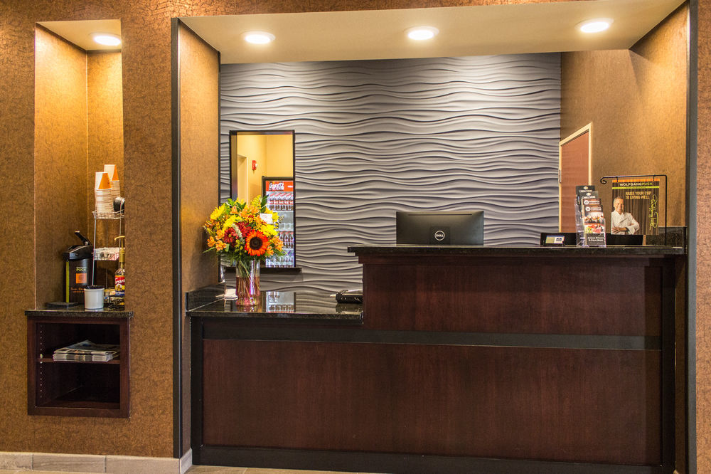Cobblestone Hotel & Suites - Chippewa Falls Buitenkant foto