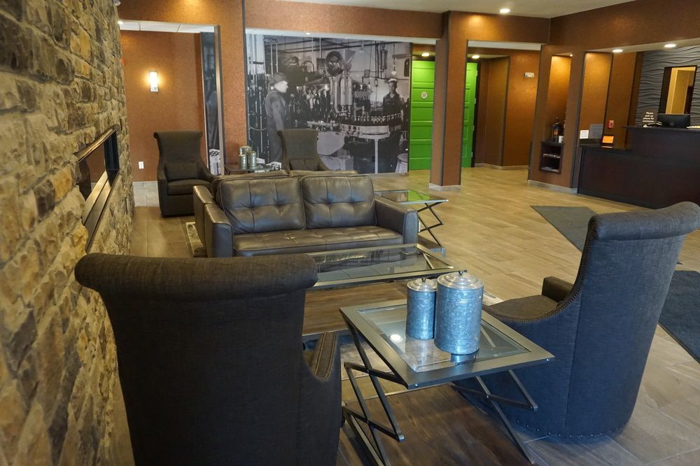 Cobblestone Hotel & Suites - Chippewa Falls Buitenkant foto