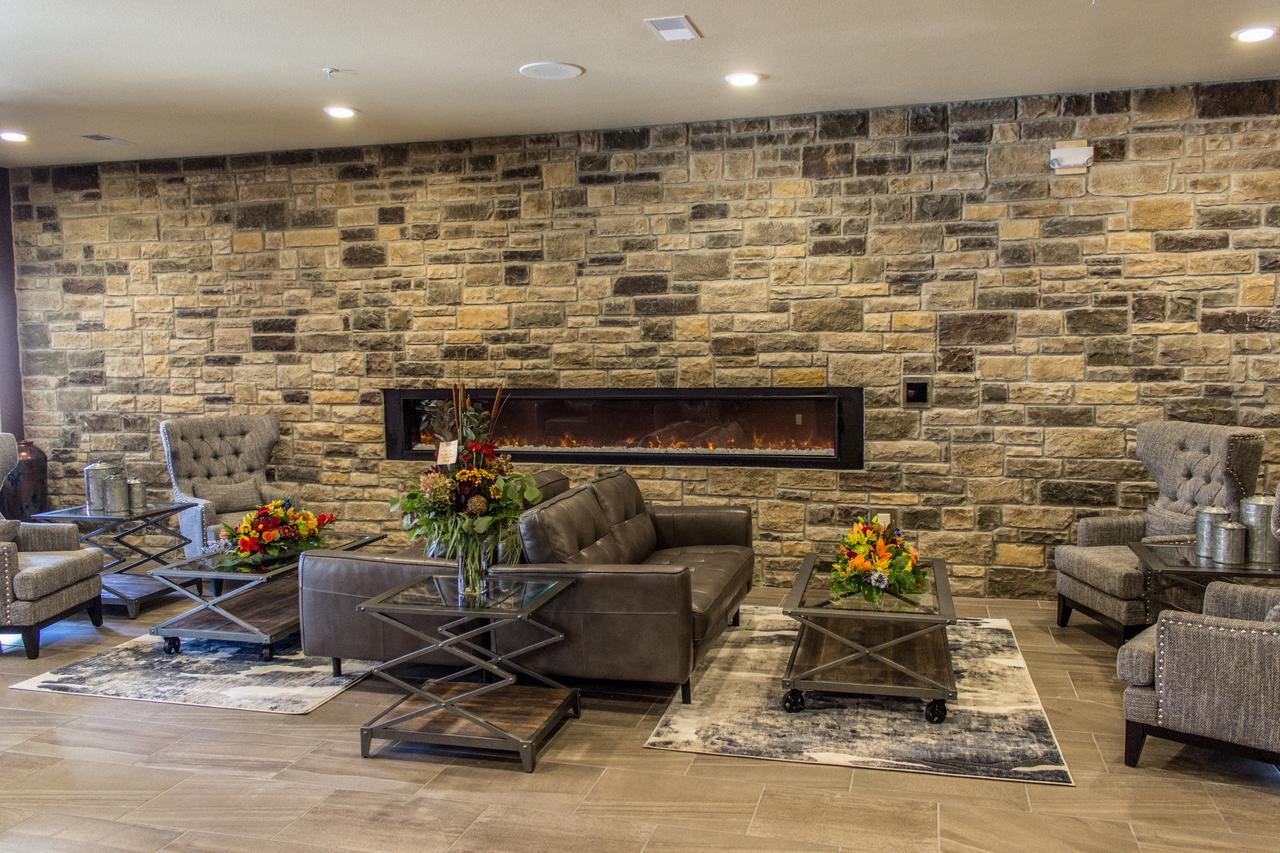 Cobblestone Hotel & Suites - Chippewa Falls Buitenkant foto