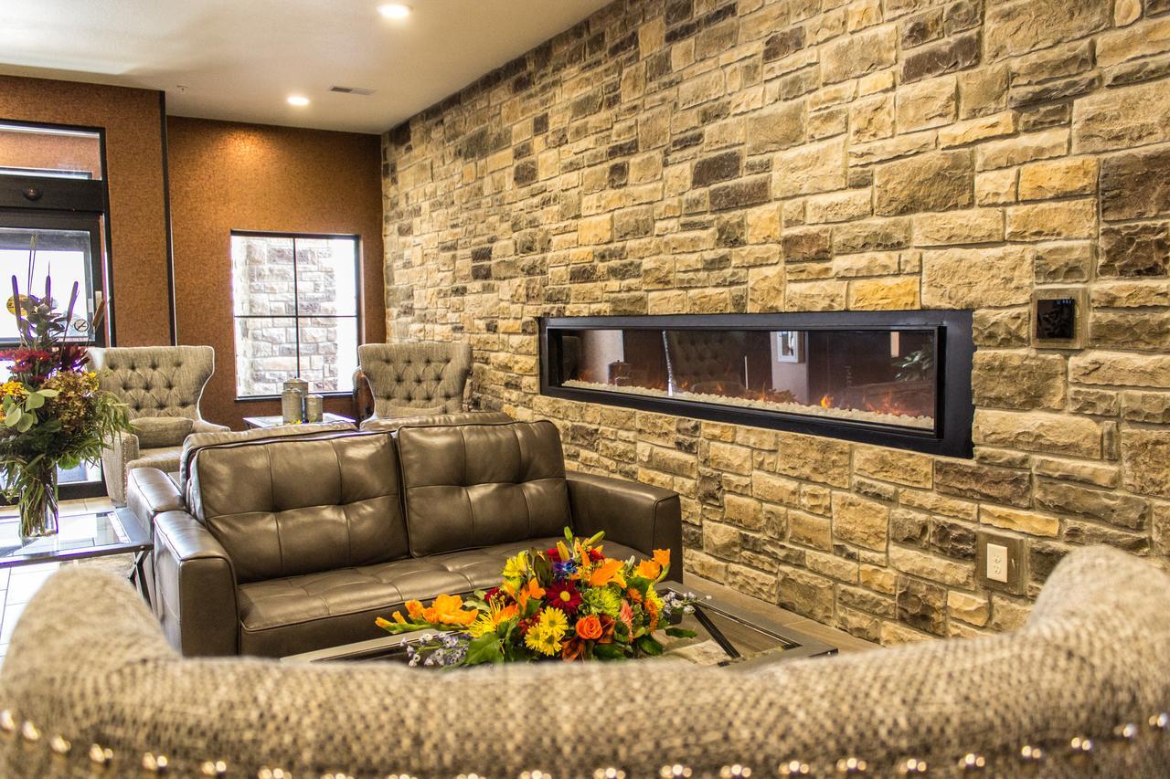 Cobblestone Hotel & Suites - Chippewa Falls Buitenkant foto