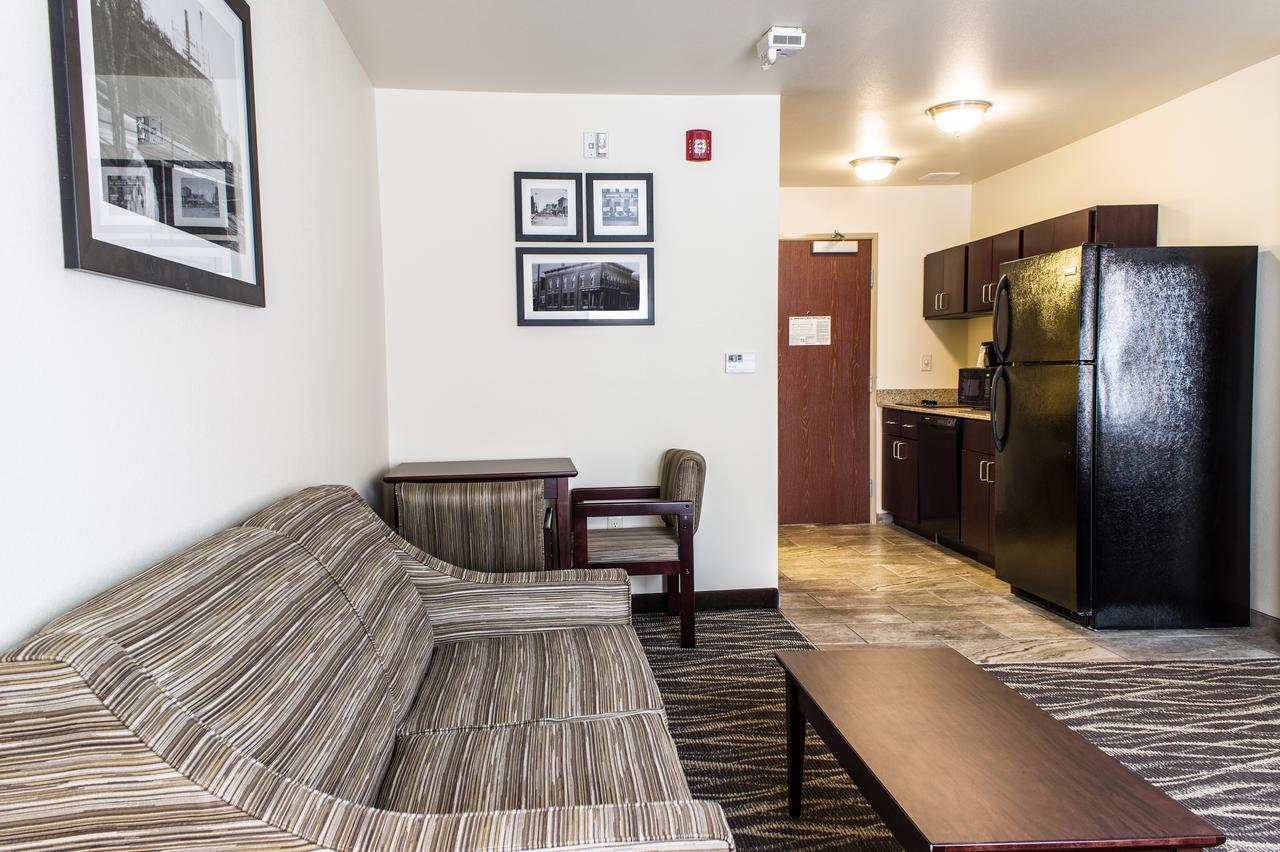 Cobblestone Hotel & Suites - Chippewa Falls Buitenkant foto