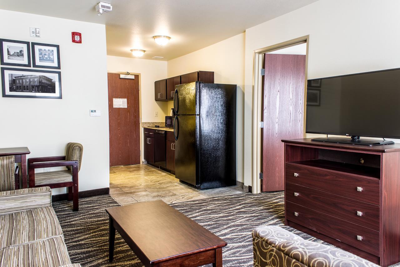 Cobblestone Hotel & Suites - Chippewa Falls Buitenkant foto