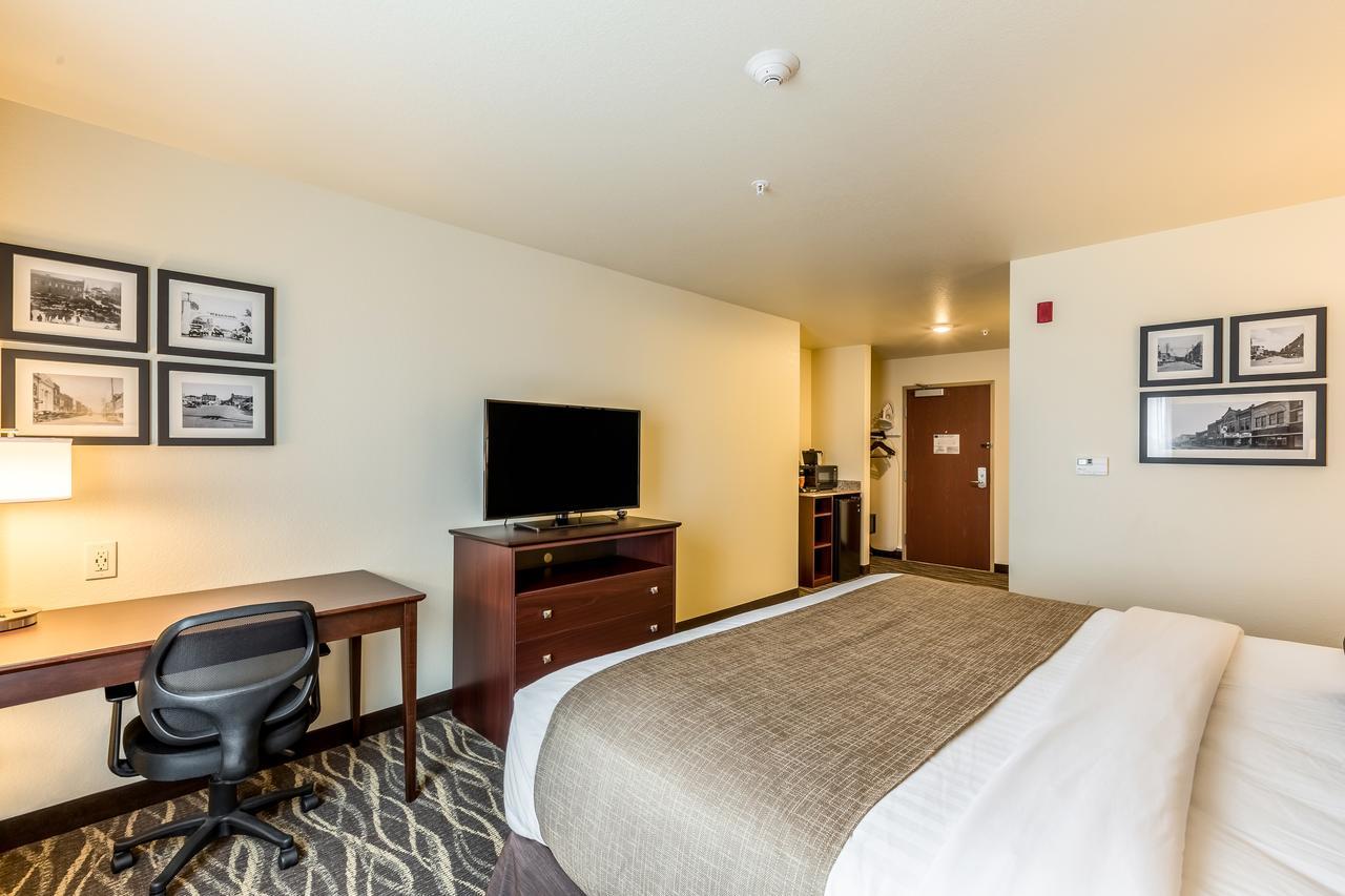Cobblestone Hotel & Suites - Chippewa Falls Buitenkant foto