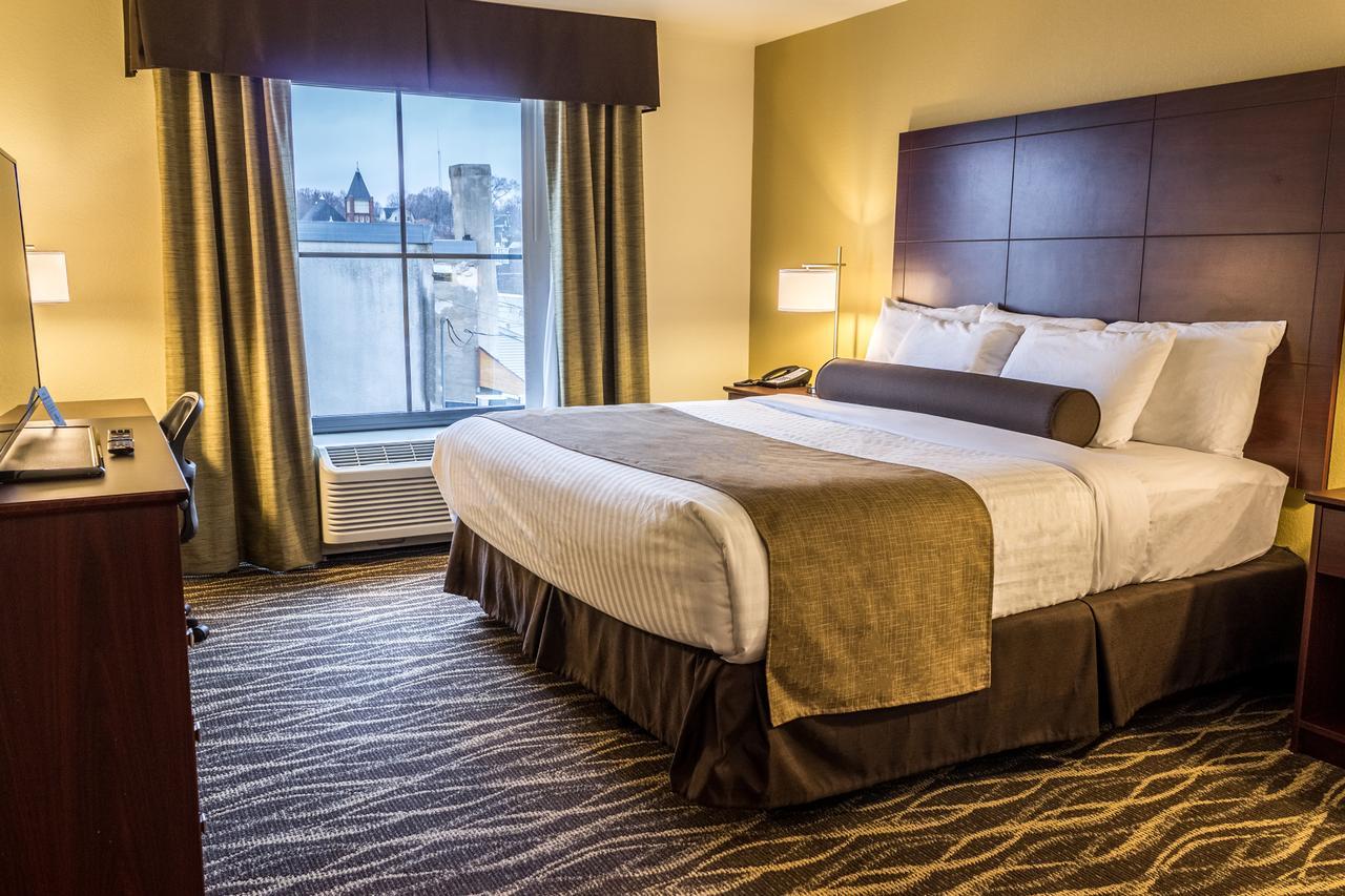 Cobblestone Hotel & Suites - Chippewa Falls Buitenkant foto
