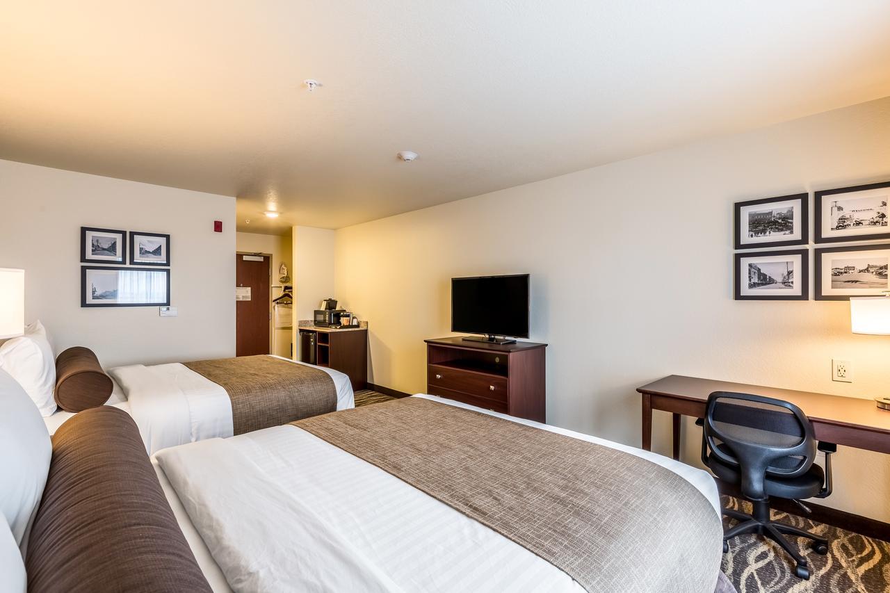 Cobblestone Hotel & Suites - Chippewa Falls Buitenkant foto