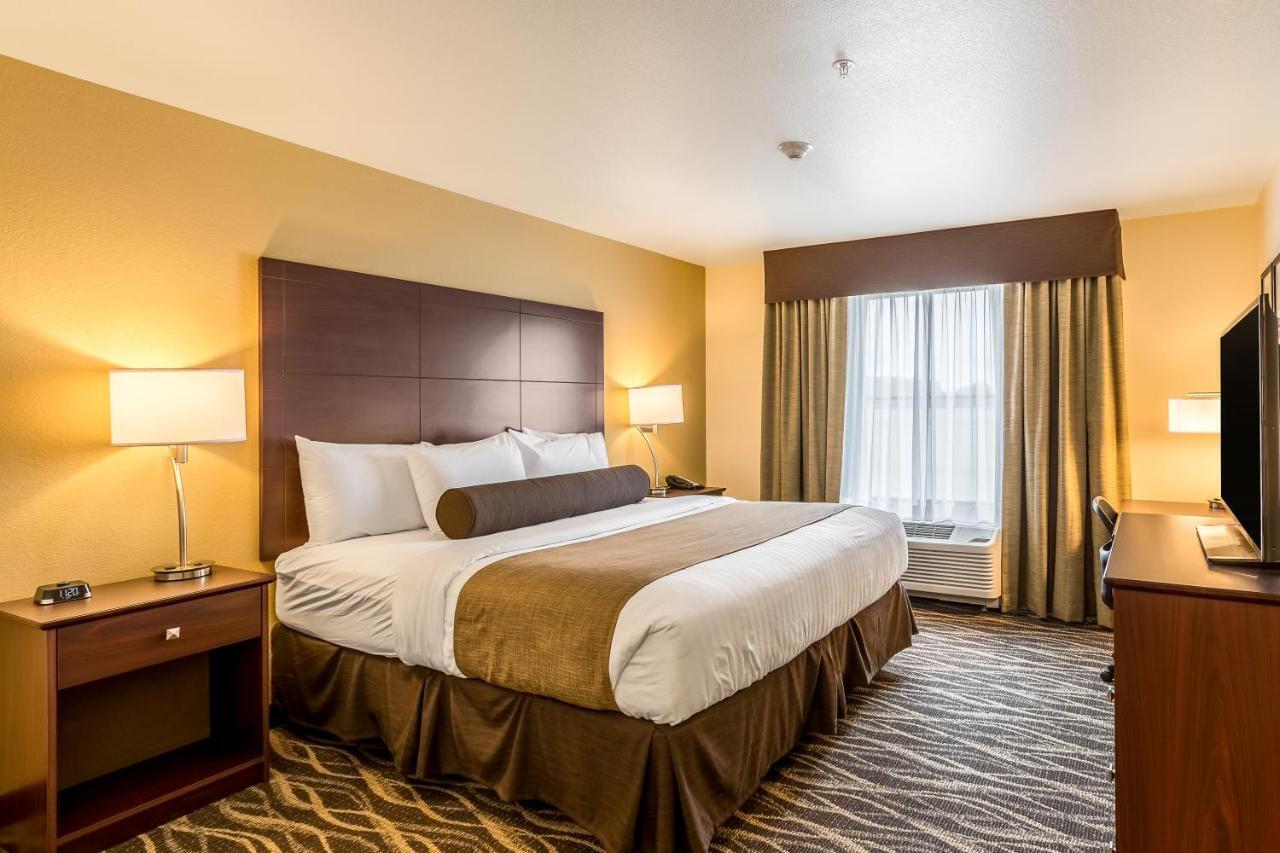 Cobblestone Hotel & Suites - Chippewa Falls Buitenkant foto