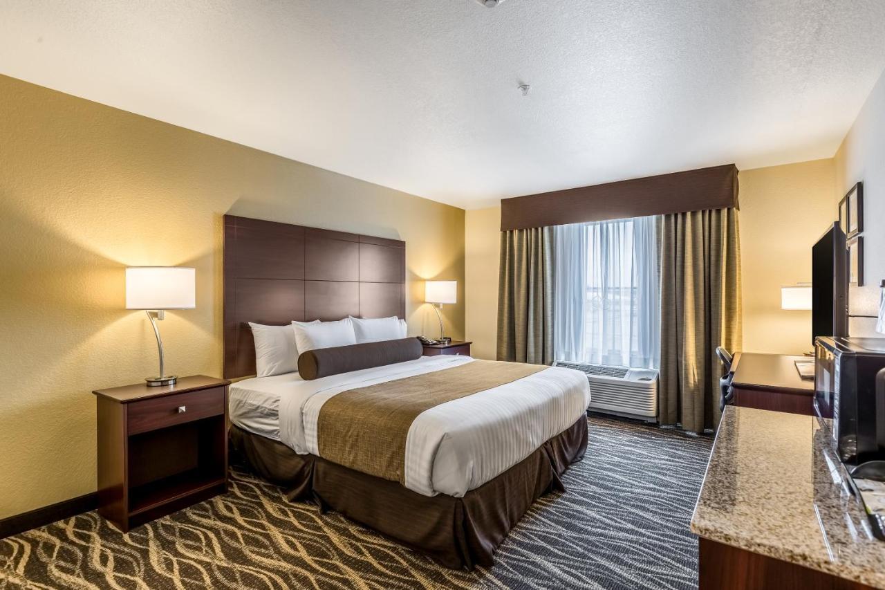 Cobblestone Hotel & Suites - Chippewa Falls Buitenkant foto